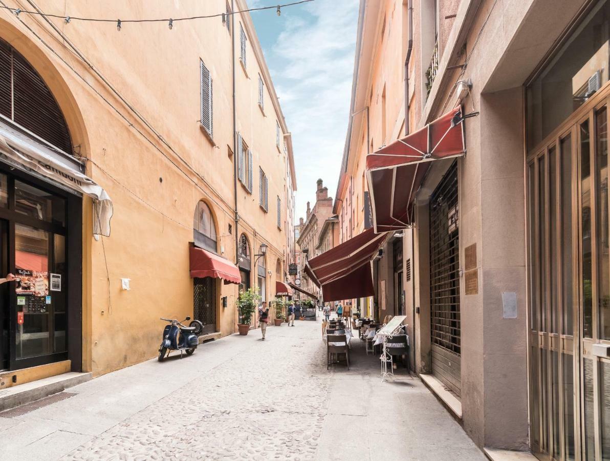 4 Star Two Towers Apartment Bologna Exterior foto