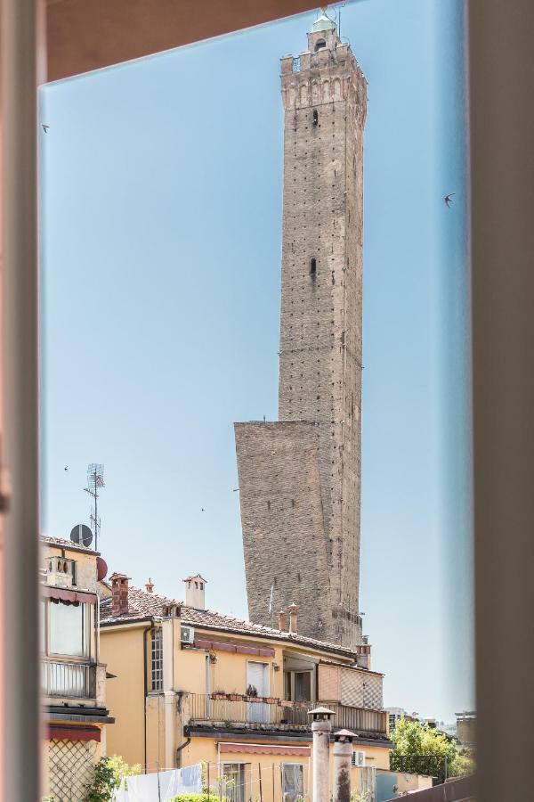 4 Star Two Towers Apartment Bologna Exterior foto