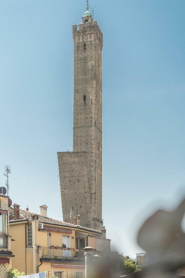 4 Star Two Towers Apartment Bologna Exterior foto