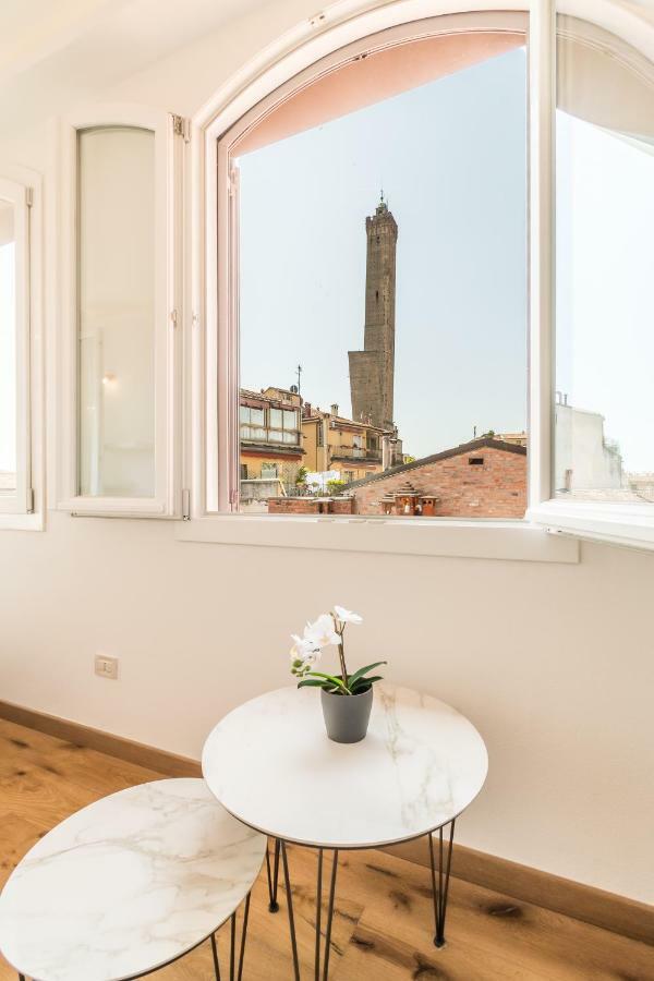 4 Star Two Towers Apartment Bologna Exterior foto